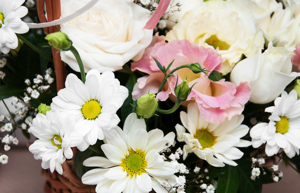 8 Pros of Ordering Flowers Online