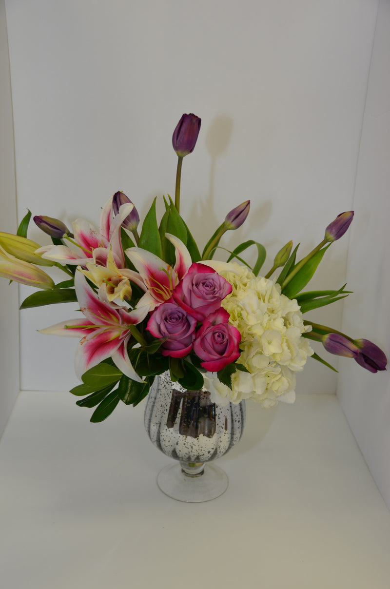 EFM107 Elegant Touch - Euro Flowers Mississauga ON